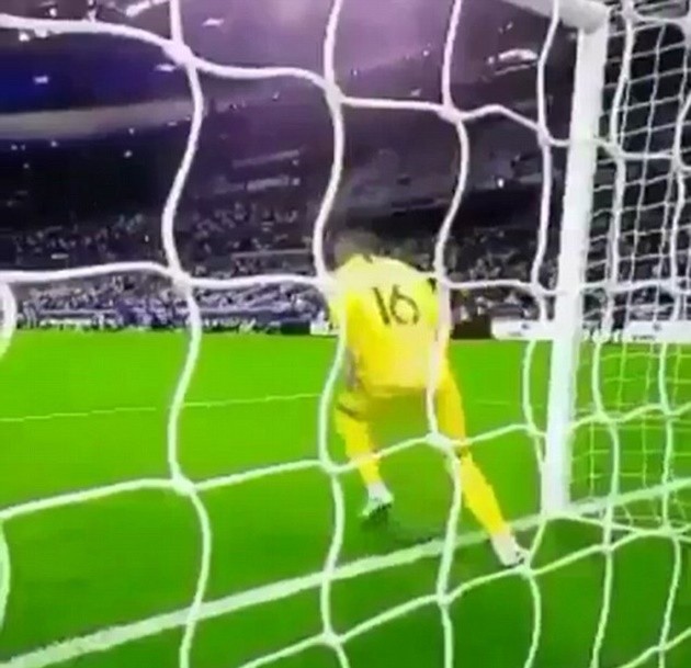 Sir Alex đến sân tập - Bóng Đá