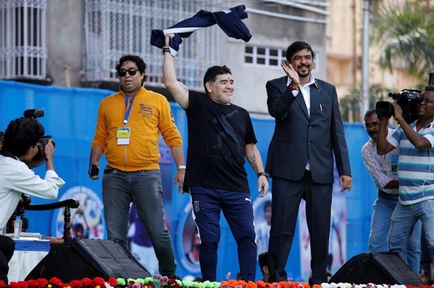 Diego Maradona được dựng tượng ở Ấn Độ - Bóng Đá