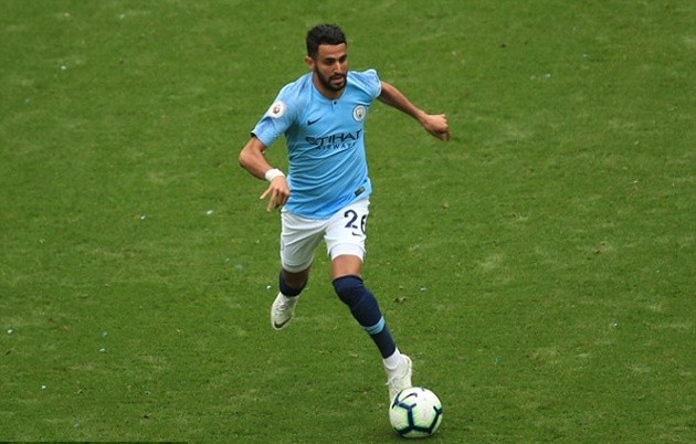 Mahrez khiêu khích Mourinho trước ống kính phóng viên - Bóng Đá