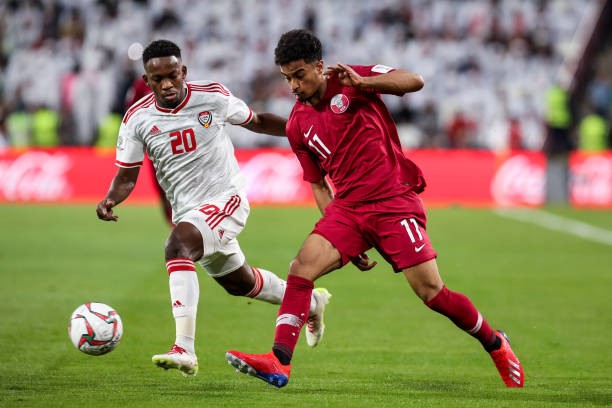 TRỰC TIẾP Qatar 1-0 UAE: Thủ môn UAE mắc sai lầm (H1) - Bóng Đá