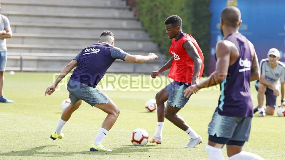 10 cầu thủ bị cảnh cáo nhiều nhất Ngoại hạng Anh - Bóng Đá