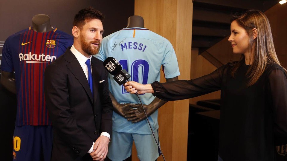 Choáng ngợp với chuyên cơ riêng đầy tình phụ tử của Messi - Bóng Đá