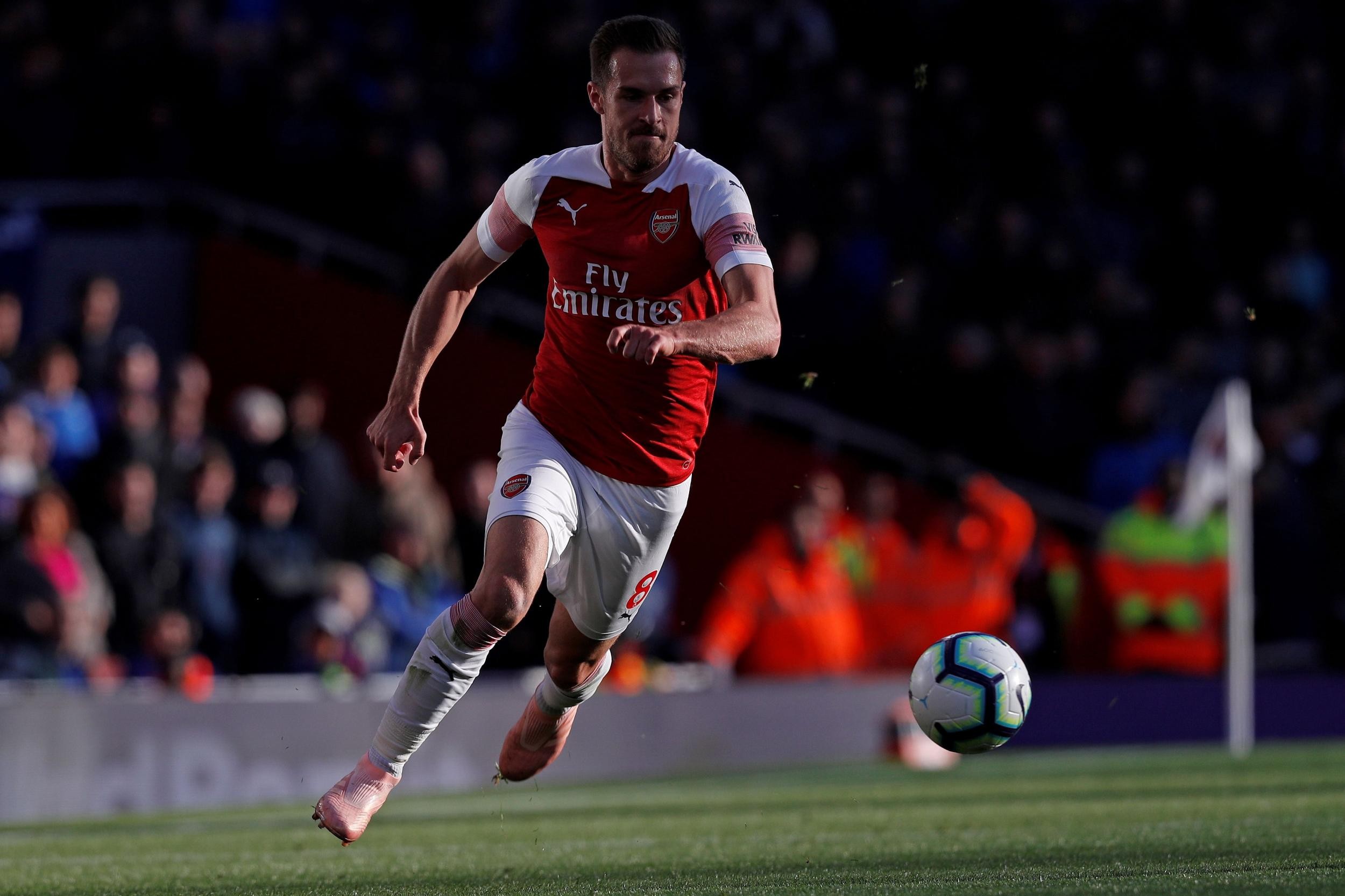 These 2 Arsenal players surely have less than 2 months left at the Emirates – agreed? - Bóng Đá