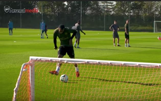 NHM Arsenal tin tưởng Lacazette giành chiếc giày vàng vì điều này - Bóng Đá
