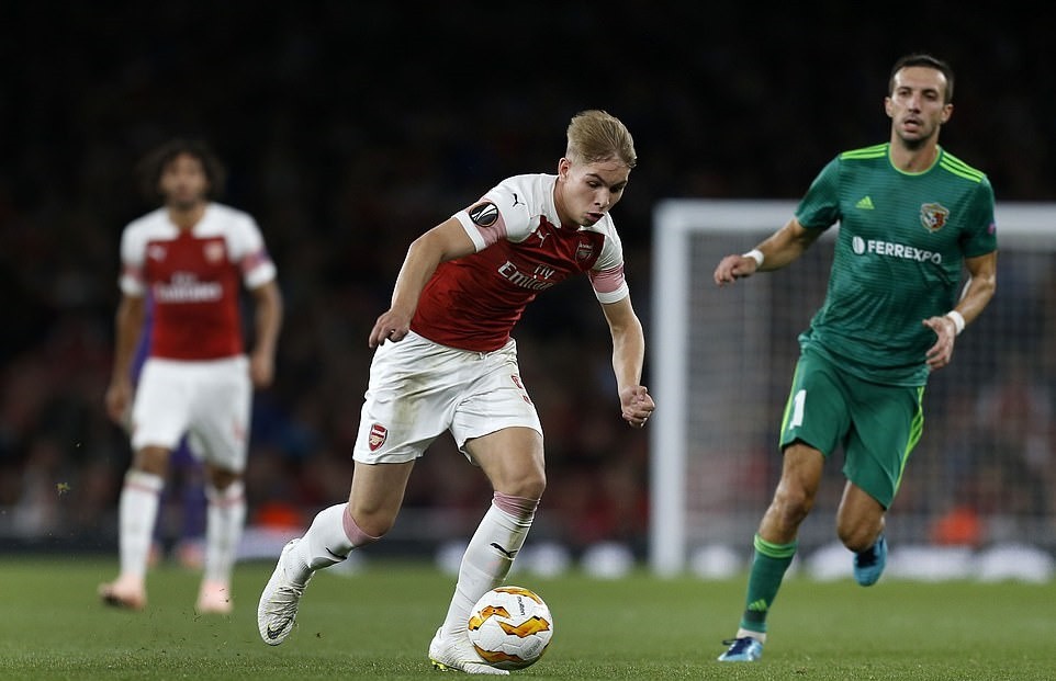 Aubameyang ghi bàn, Lacazette buồn ra mặt - Bóng Đá