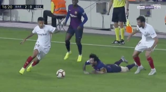 Sốc! Messi nguy cơ nghỉ dài hạn vì chấn thương rùng rợn - Bóng Đá
