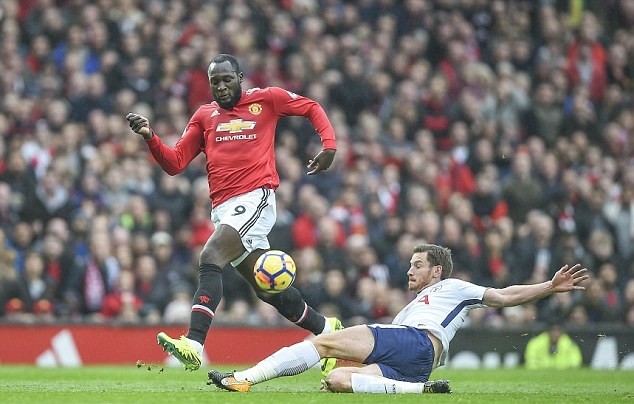 Thấy Lukaku bị NHM chê bai, Mourinho lên tiếng bênh vực - Bóng Đá