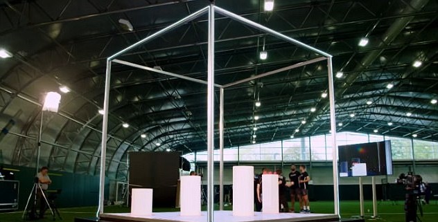 Sao Arsenal tham dự game show - Bóng Đá