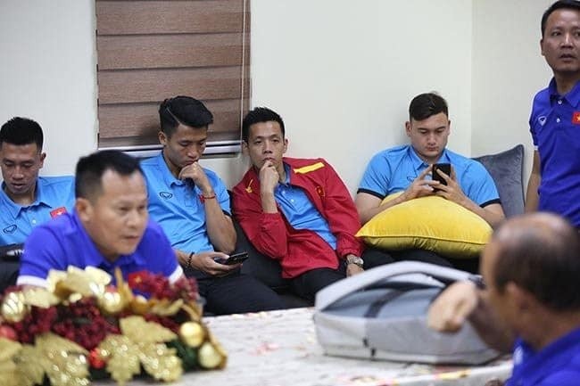 Điểm tin bóng đá Việt Nam tối 28/11: ĐT Việt Nam gặp sự cố ở Philippines - Bóng Đá