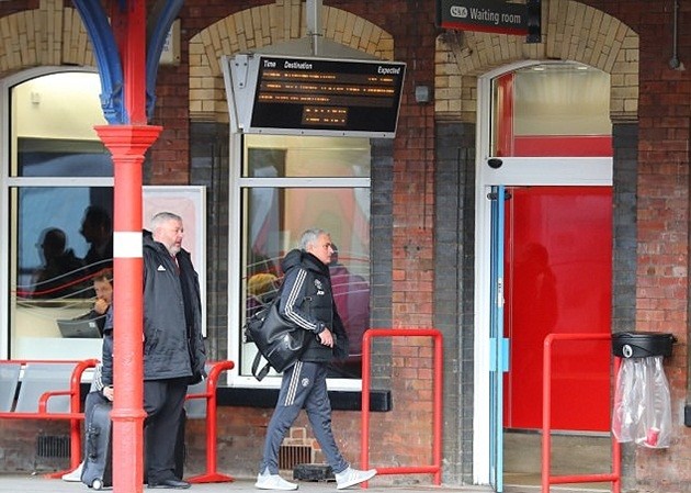 Ảnh M.U đến London - Bóng Đá