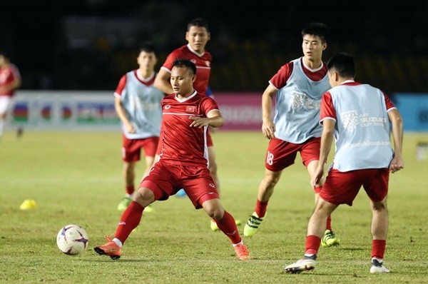 TRỰC TIẾP: Philippines 0-0 ĐT Việt Nam: Xuân Trường - Công Phượng dự bị, Quang Hải đá chính - Bóng Đá