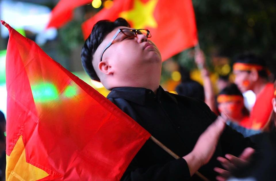 Dòng CĐV Việt Nam tại Hà Nội xuất hiện một nhân vật 