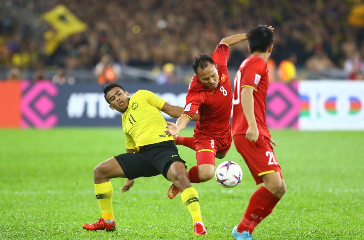 Văn Lâm xuất sắc giúp ĐT Việt Nam giành nửa vé vào chung kết - Bóng Đá