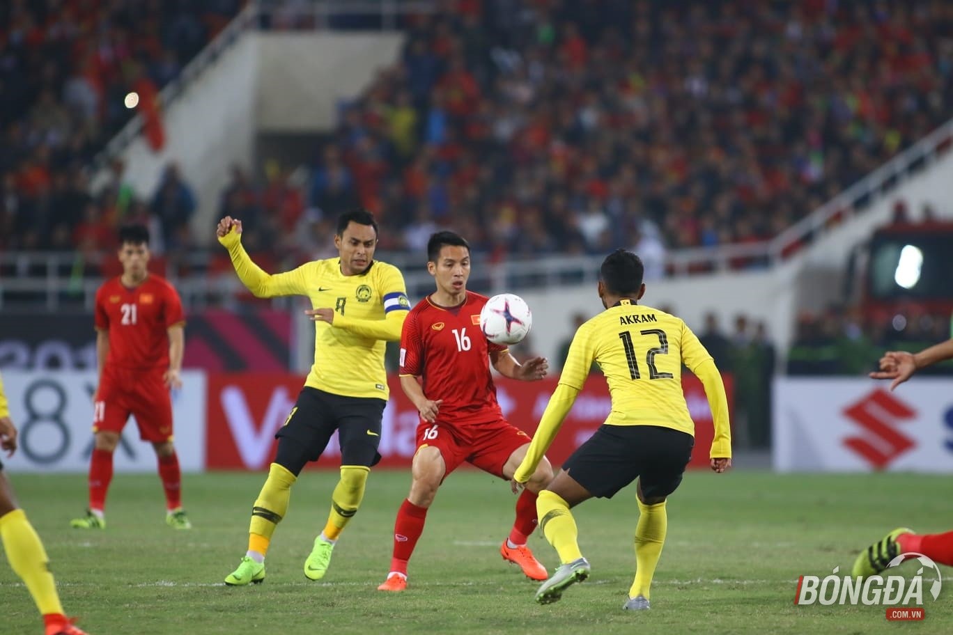 TRỰC TIẾP: ĐT Việt Nam 1-0 ĐT Malaysia: Đội khách dồn ép - Bóng Đá