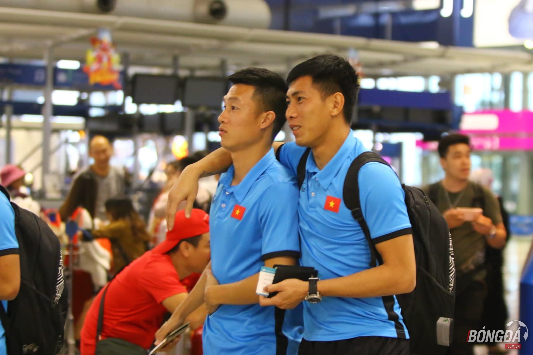 Trực tiếp ĐT Việt Nam từ Kuala Lumpur trở về Hà Nội - Bóng Đá