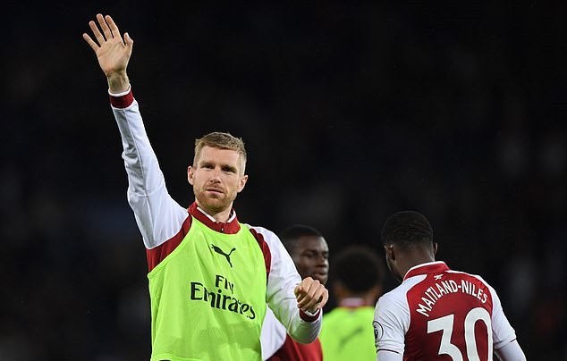 Wenger dẫn dắt trận Mertesacker chia tay - Bóng Đá