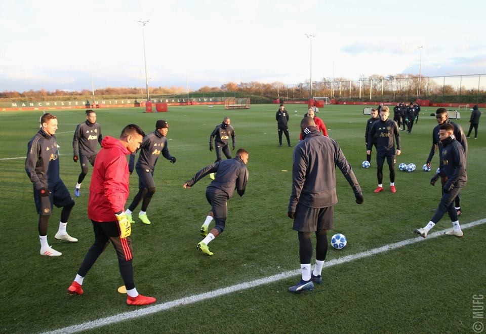 Man Utd tập luyện - Bóng Đá