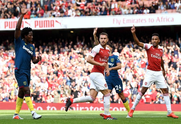 Jorginho báo tin vui cho NHM Chelsea trên sân tập - Bóng Đá