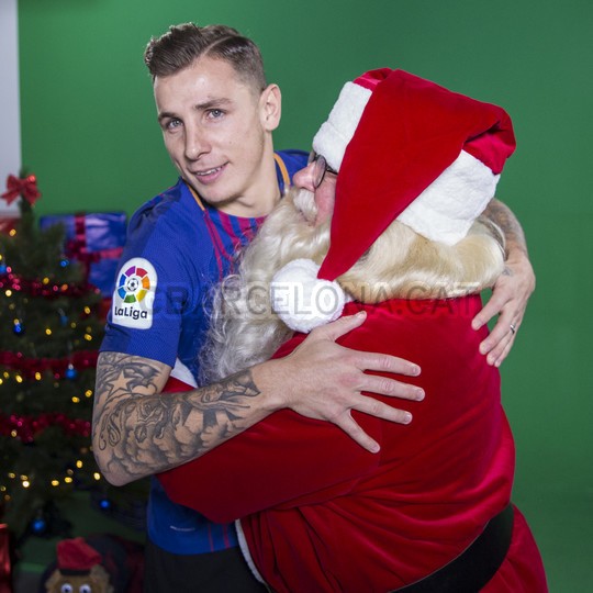 barca ăn mừng giáng sinh - Bóng Đá