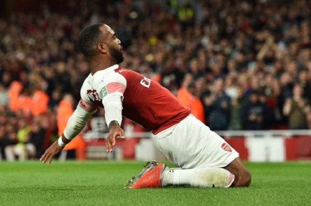 Chỉ cần ra sân 5 phút, thần tài Welbeck đã thiết lập được kỉ lục mới - Bóng Đá