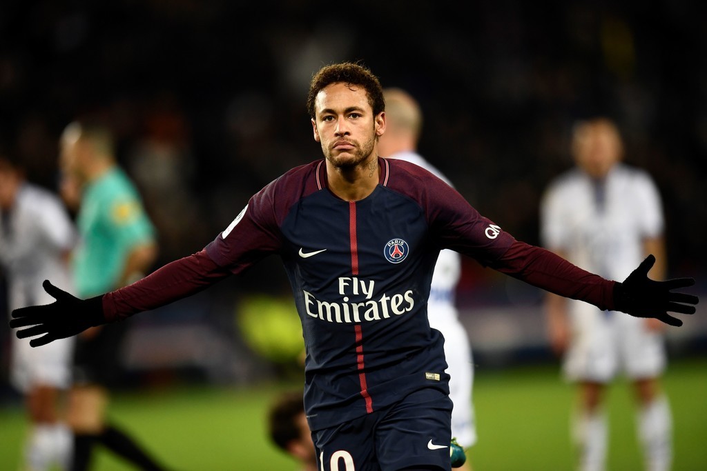 Cavani xin Neymar đá penalty và sút hỏng - Bóng Đá