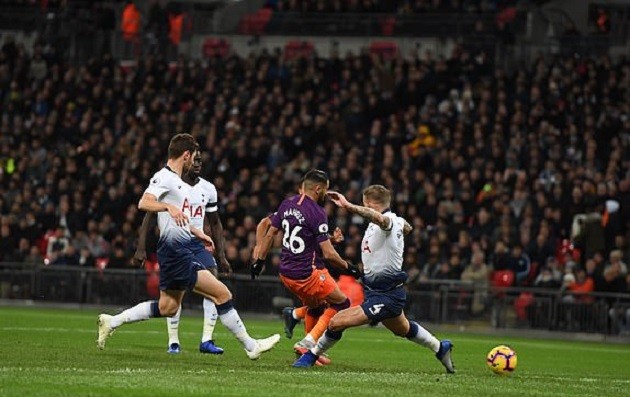 Hòa nhạt nhẽo West Ham, Arsenal chìm sâu trong khủng hoảng - Bóng Đá