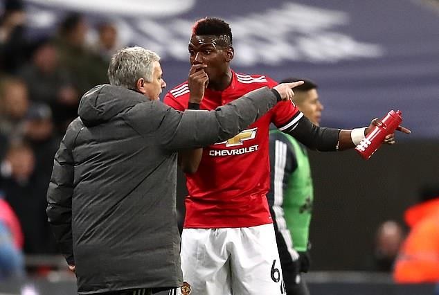 Trọng tài tai tiếng bắt trận Chelsea - Man Utd - Bóng Đá