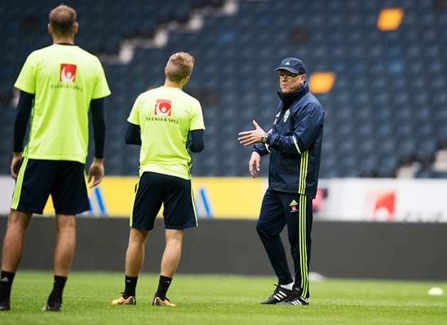 Buffon như minh tinh màn bạc trong ngày nhận giải 