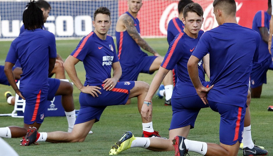 Lên đường về nhà, Hazard vẫn tỏ rõ vai trò thủ lĩnh - Bóng Đá