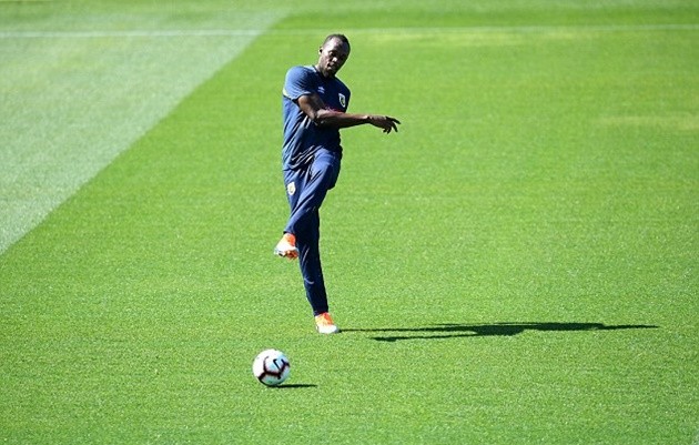 Usain Bolt khiêu chiến với truyền thông khi thử việc ở Australia - Bóng Đá