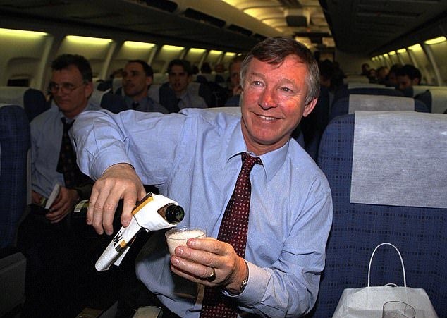 Ronaldo post hình Sir Alex - Bóng Đá