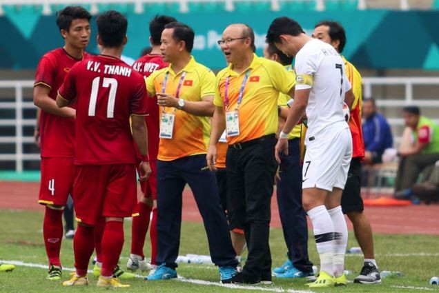 U23 Việt Nam thua vì Son Heung-min nghe lén chiến thuật của HLV Park Hang-seo? - Bóng Đá