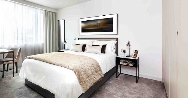 Đột nhập cuộc sống như ông hoàng của Pep Guardiola - Bóng Đá