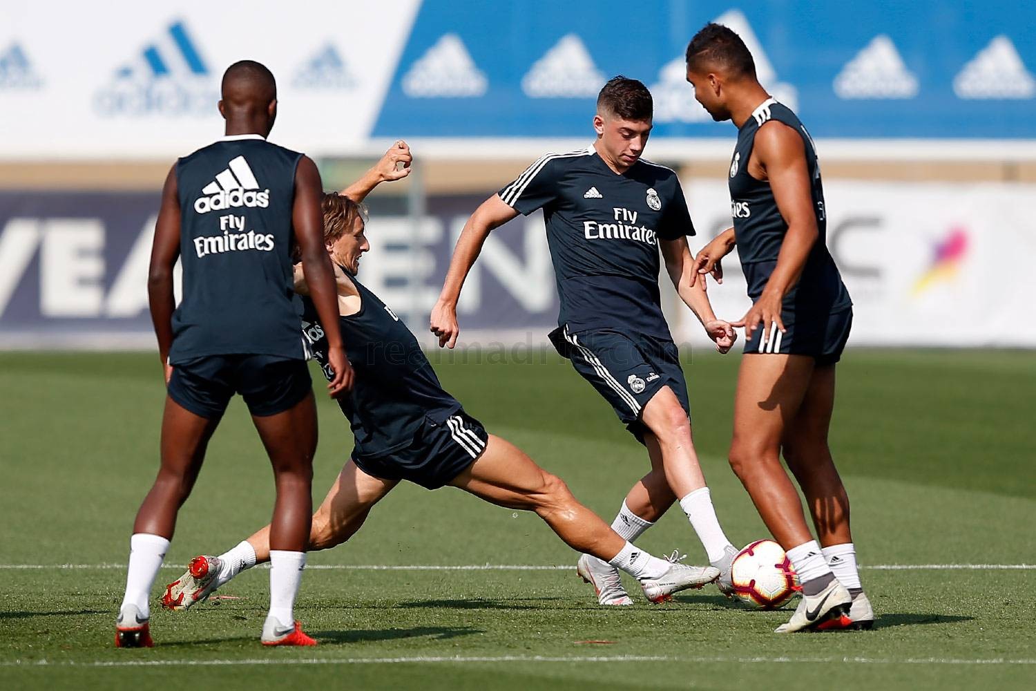 Xuất hiện điềm gỡ khiến CĐV Juventus lo âu trước cuộc thư hùng với Man Utd - Bóng Đá