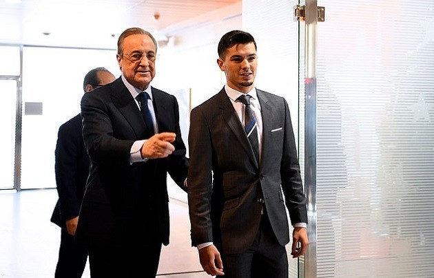 Tân binh đầu tiên ra mắt Real, Benzema có người chia lửa - Bóng Đá