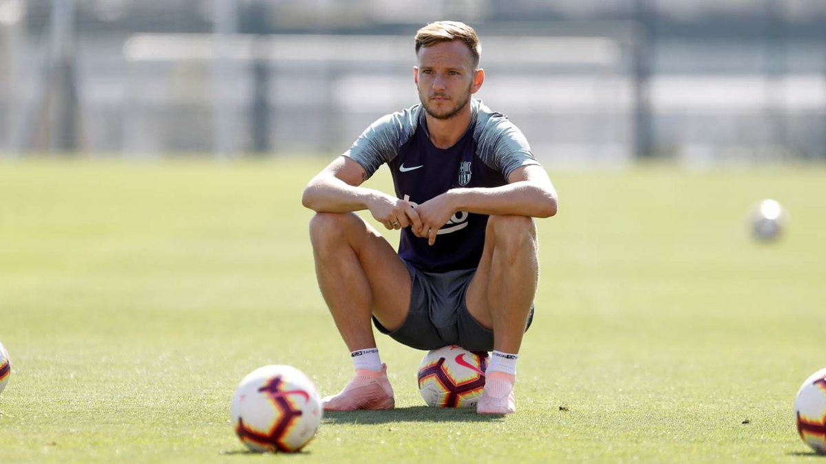 Sanchez ngồi ghế thầy và những khoảnh khắc thú vị ở FA Cup - Bóng Đá