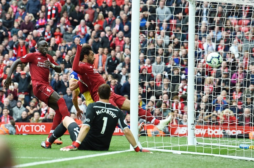 De Bruyne trở thành người kiến tạo đều đặn nhất lịch sử Ngoại hạng Anh - Bóng Đá