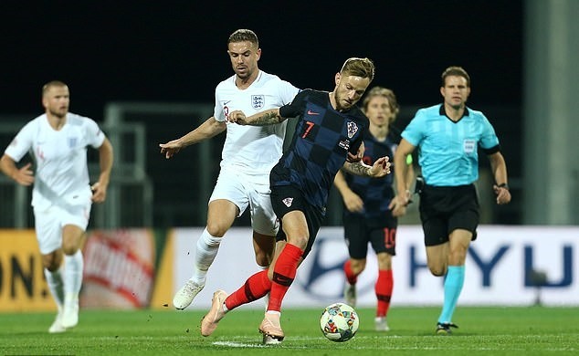 Henderson chửi HLV Croatia - Bóng Đá