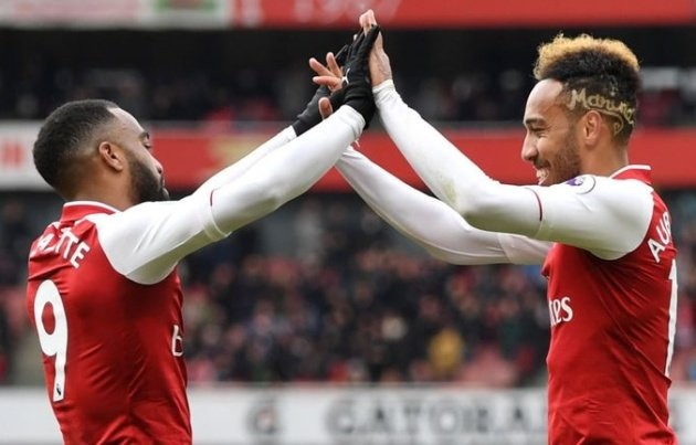 Fan đòi Aubameyang và Lacazette đá cặp, Unai Emery đáp trả cứng rắn - Bóng Đá