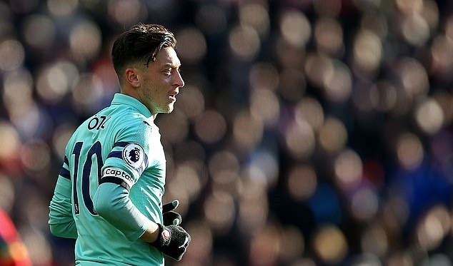 Emery: Phản ứng bị thay ra của Ozil là bình thường  - Bóng Đá