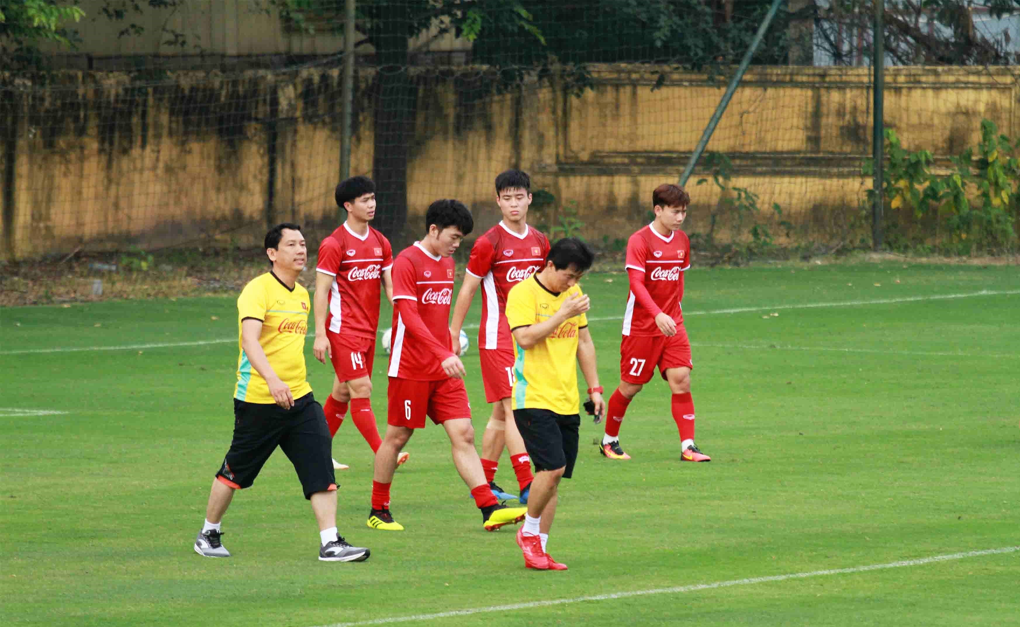 Nhật ký AFF Cup 2018: Đổi đội hình 2, thầy Park tìm chiến thuật mới - Bóng Đá