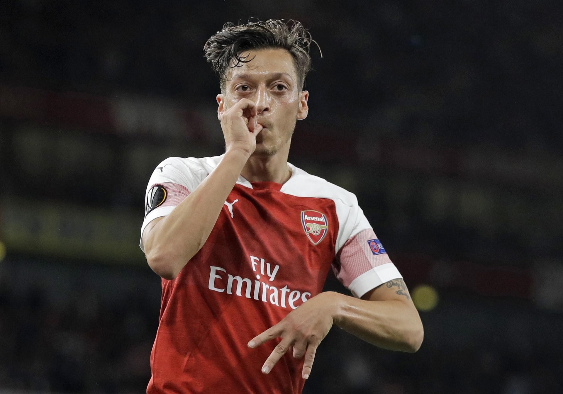Ozil phá kỷ lục Klinsmann - Bóng Đá