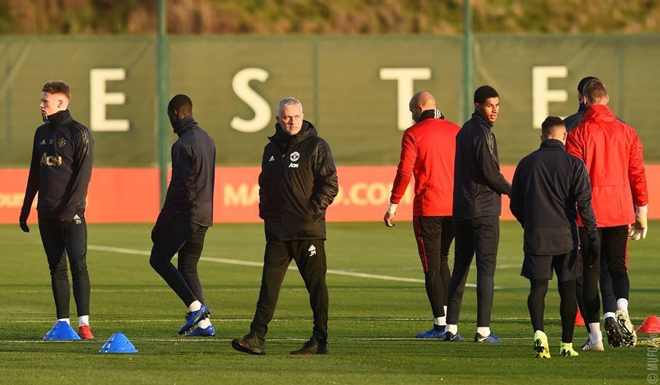 Man Utd tập luyện - Bóng Đá