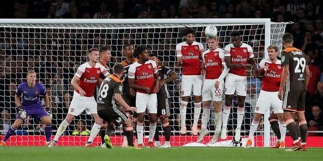 Chỉ cần ra sân 5 phút, thần tài Welbeck đã thiết lập được kỉ lục mới - Bóng Đá