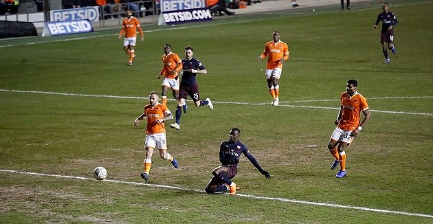 5 điểm nhấn Arsenal 3-0 Blackpool: Đội hình siêu dị của Emery, Sao trẻ tiếp tục mộng mơ - Bóng Đá
