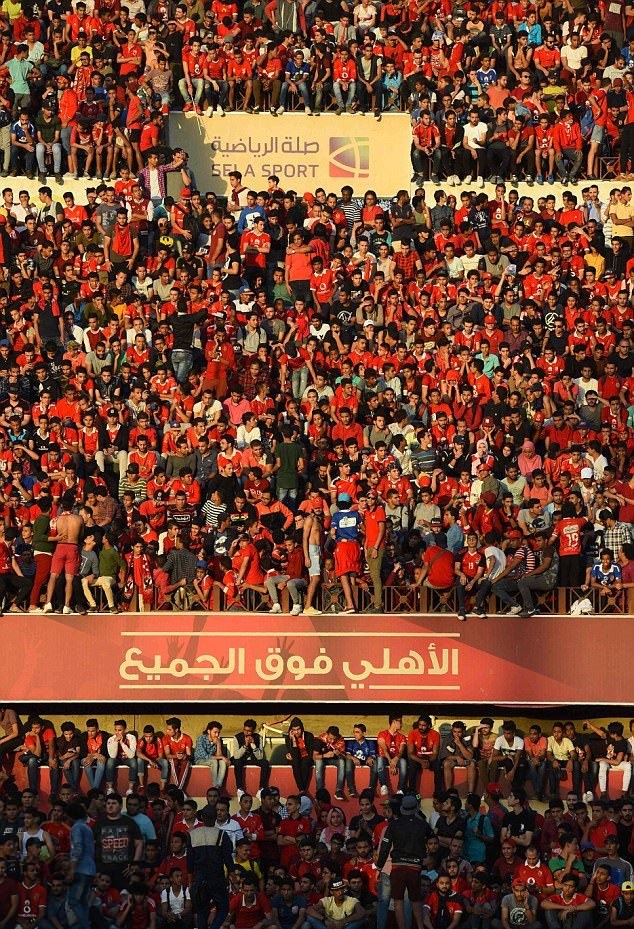 Khung cảnh KHÔNG THỂ TIN ĐƯỢC trong buổi tập của Al Ahly - Bóng Đá