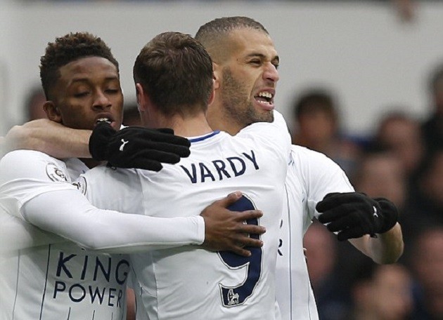 Không có chuyện Craig Shakespeare bị 