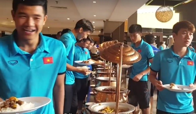 Cận cảnh Benevento ăn mfừng như thể vô địch Serie A - Bóng Đá