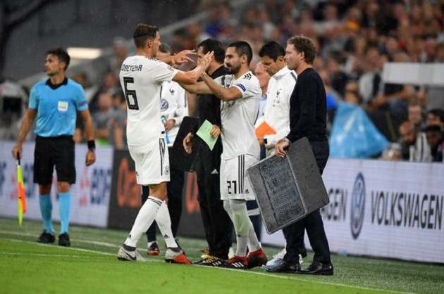 Thấy người cũ hăng say tập luyện, Arsenal liệu có run sợ? - Bóng Đá