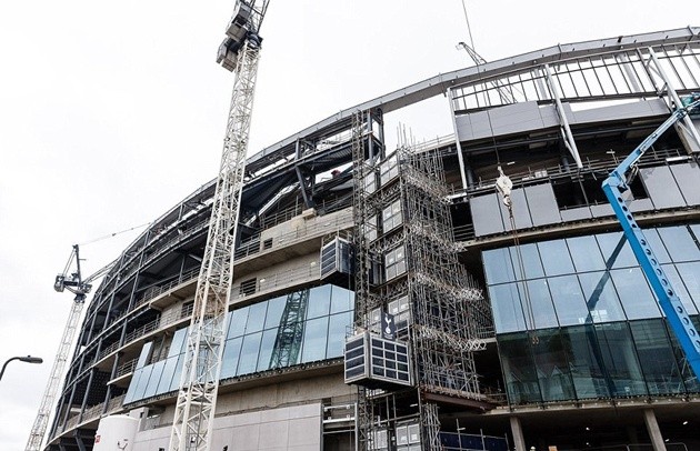 Học Dortmund, Tottenham xây khán đài đứng cực lớn - Bóng Đá